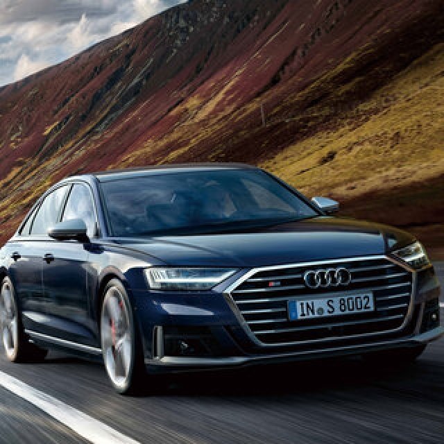 アウディSモデルのフラッグシップ、新型S8がデビュー｜Audi