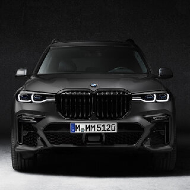 BMWから存在感のある漆黒をまとう7台のみのX7限定車が登場｜BMW