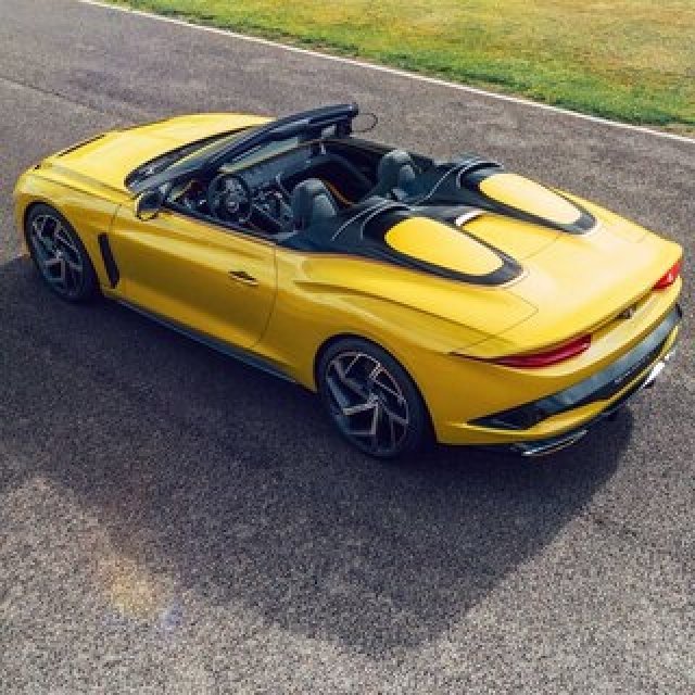 ベントレー、サロン・プリヴェでマリナーが手掛けた3台を世界初披露｜BENTLEY 