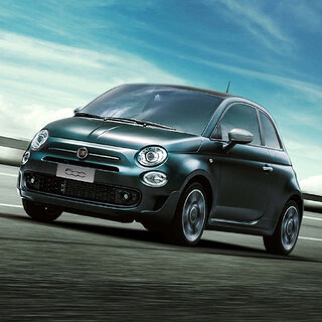 開放的な車内とマニュアルトランスミッションを採用した限定車｜FIAT