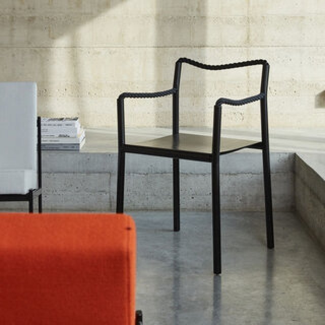 新作「ロープ チェア」と「トゥプラ 壁付け フック」が日本で発売開始｜Artek 