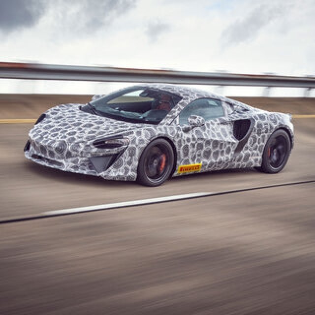 マクラーレン史上最速のハイパーカー「スピードテール」がジャパンプレミア｜McLaren
