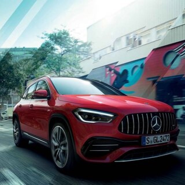 メルセデス、GLAに2つのハイパフォーマンスモデルを追加｜Mercedes Benz