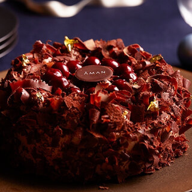大人のためのクリスマスケーキで、シックなフェスティブシーズンを！｜AMAN TOKYO