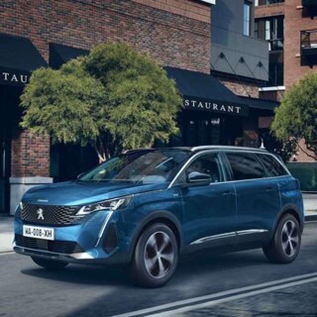 よりモダンに、よりスタイリッシュに。5008がフェイスリフト|Peugeot