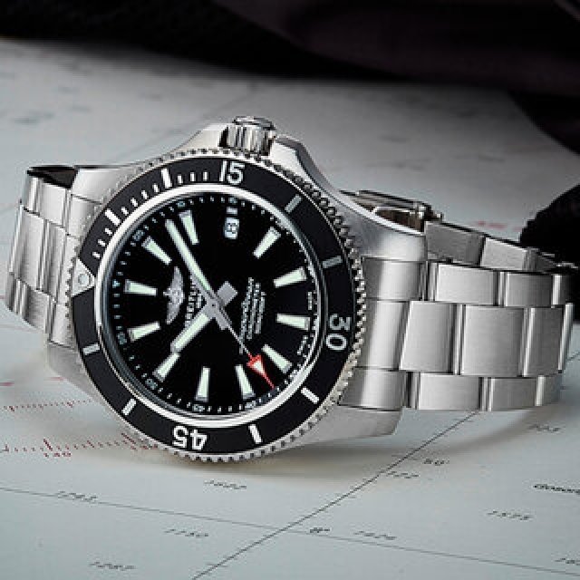 精悍な日本限定モデル「スーパーオーシャン オートマチック 42」｜BREITLING