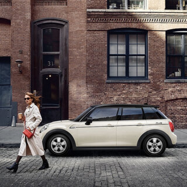 MINIに往年の名車の名を冠した限定車が登場｜MINI