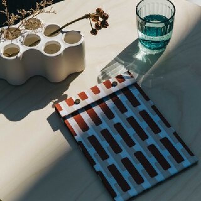 アルヴァ・アアルトの「シエナ」の新色を纏ったスナップパッドが登場｜Artek
