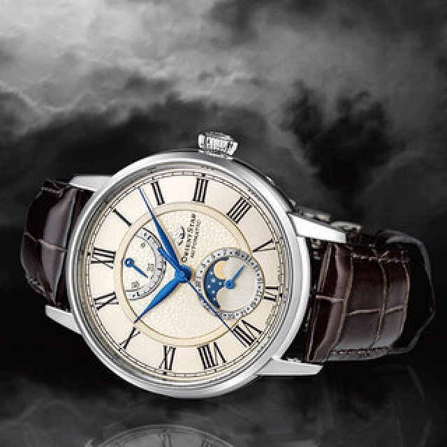 オリエントスター創設70周年記念！　シンプルでエレガントな「メカニカルムーンフェイズ」｜ORIENT STAR