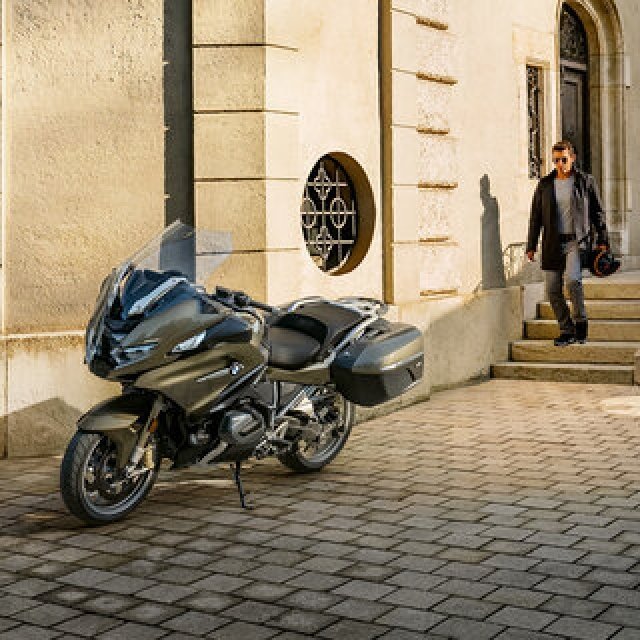 40年以上の歴史を誇るBMW製ツアラーモデルの最新型「R 1250 RT」がデビュー|BMW