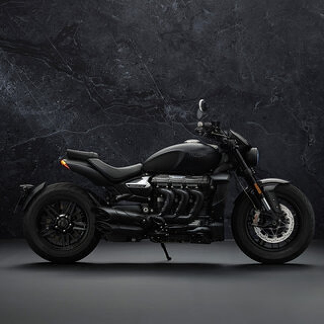 トライアンフ ロケット3にブラックアウトされた2つのリミテッドエディション|Triumph