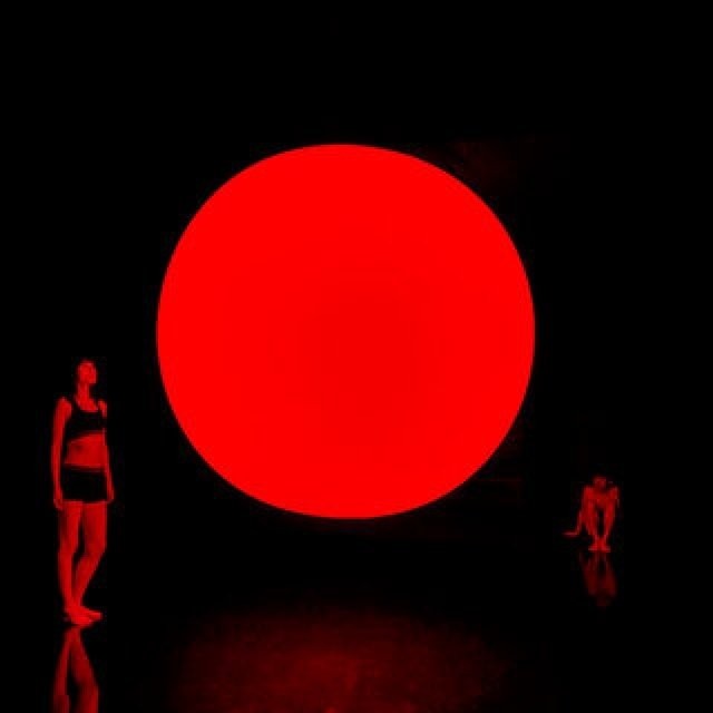 サウナでアートを“浴びる”。チームラボの新しい展覧会｜ART