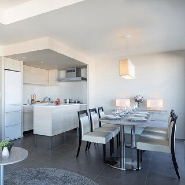 オークウッドスイーツ横浜で安心・安全に堪能！　敏腕シェフが目の前でつくるプライベートフルコース｜Oakwood