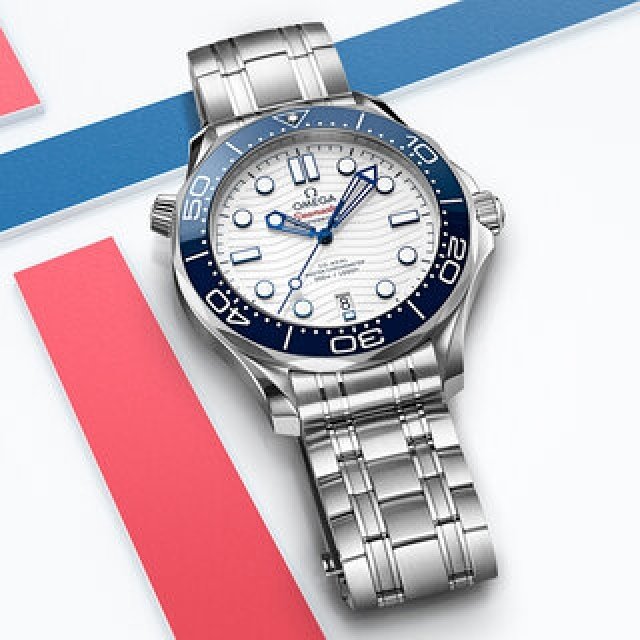 「シーマスター ダイバー300M」東京2020特別モデルが登場｜OMEGA