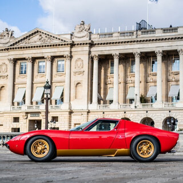 ランボルギーニ ミウラの最終進化形ミウラSV初披露から半世紀。その伝説を追う｜Lamborghini