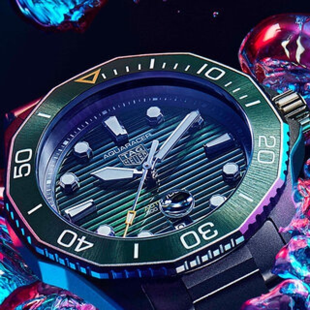 Watches & Wonders 2021新作。伝統を継承しながら、ジオメトリックなデザインにアップデート。「アクアレーサー プロフェッショナル300」｜TAG HEUER