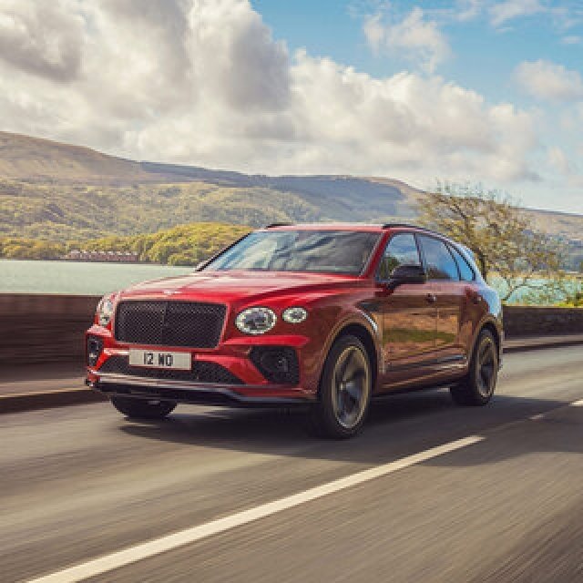 ベントレー、パフォーマンスを強化したベンテイガ初の“S”モデルを発表｜Bentley