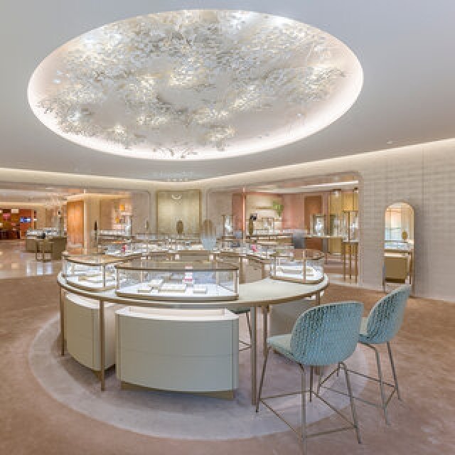 よりエレガンスに進化した「カルティエ 心斎橋ブティック」｜CARTIER