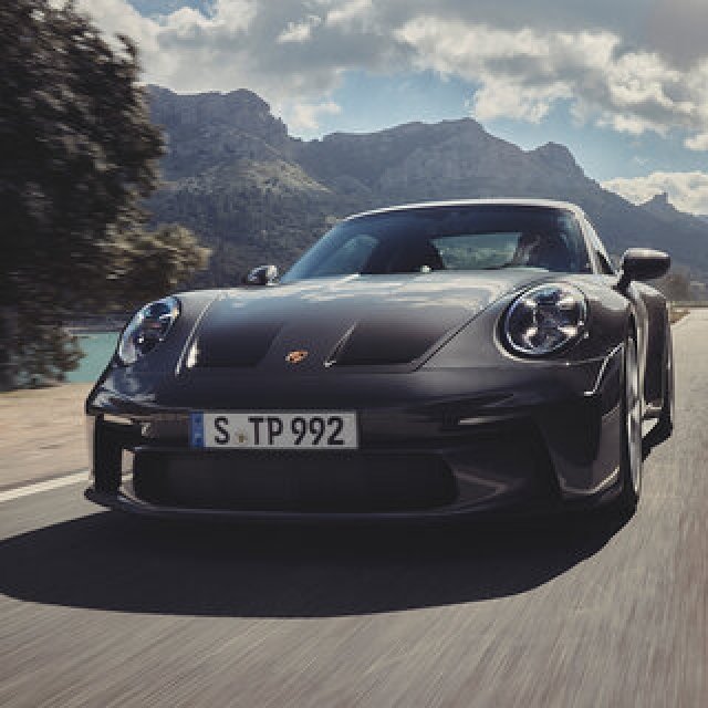 ポルシェ、“控えめな表現を好む高性能アスリート” 911 GT3ツーリングパッケージを導入｜Porsche