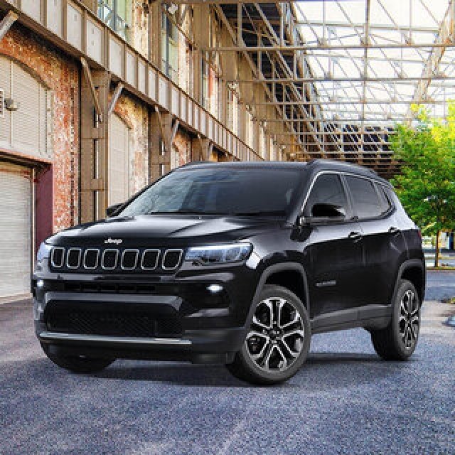 ジープ コンパスが内外装デザインのアップデートや安全装備を充実するマイナーチェンジ｜Jeep®