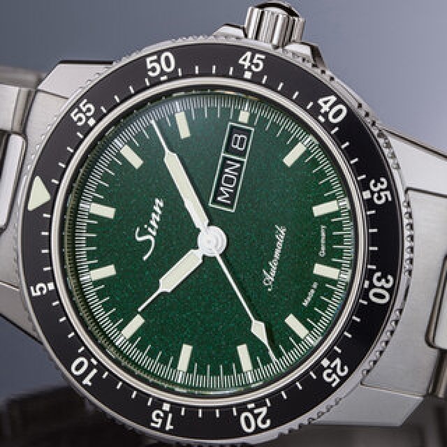 2021年新作。人気パイロットウオッチ「104」シリーズにメタリックグリーンダイアルが登場｜Sinn