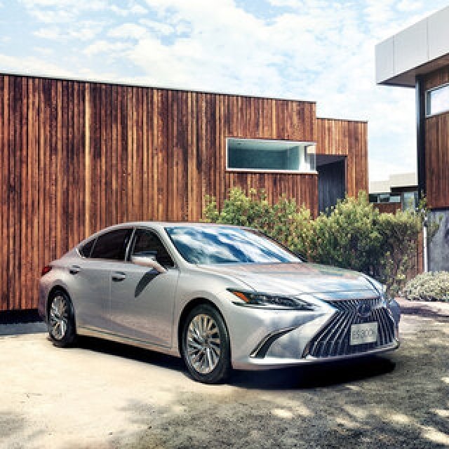 エクステリア、乗り心地、走行性能をブラッシュアップ──レクサスESがマイナーチェンジ｜LEXUS