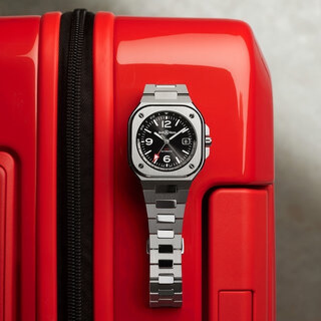 BR 05に初めてのデュアルタイム機能を搭載。マスキュリニティが表現された新作｜Bell & Ross