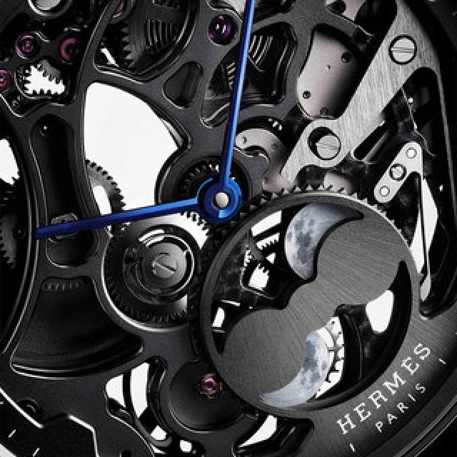 メカメカしさ、マックス!!　黒ビカリする“男前エルメス”｜HERMÈS