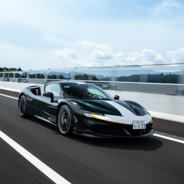 まさに天国に行くような気分にしてくれるスーパーカー──フェラーリ史上最強のロードカー「SF90」に試乗|Ferrari