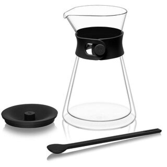 シェアして楽しむ大容量“カラフェ”サイズで、コーヒーがコミュニケーションツールに生まれ変わった！｜NESPRESSO