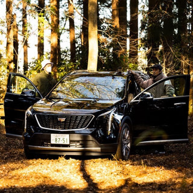 注目のクリエイターがキャデラックとともに過ごす一日──XT4 × たき火マイスター猪野正哉 &ファッションプランナー田中行太編|Cadillac