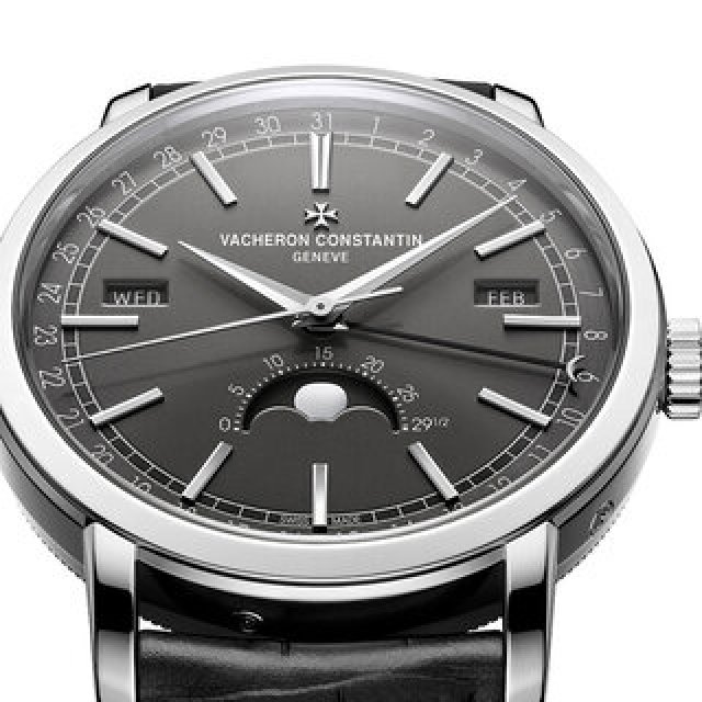 昔ながらのトリプルカレンダーが、モダンかつシャープな雰囲気のエッジモデルに生まれ変わりました|VACHERON CONSTANTIN