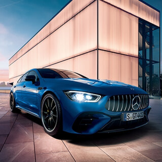 改良型エアサスペンションを設定した「メルセデス AMG GT 4ドアクーペ」が日本でも発売｜Mercedes AMG