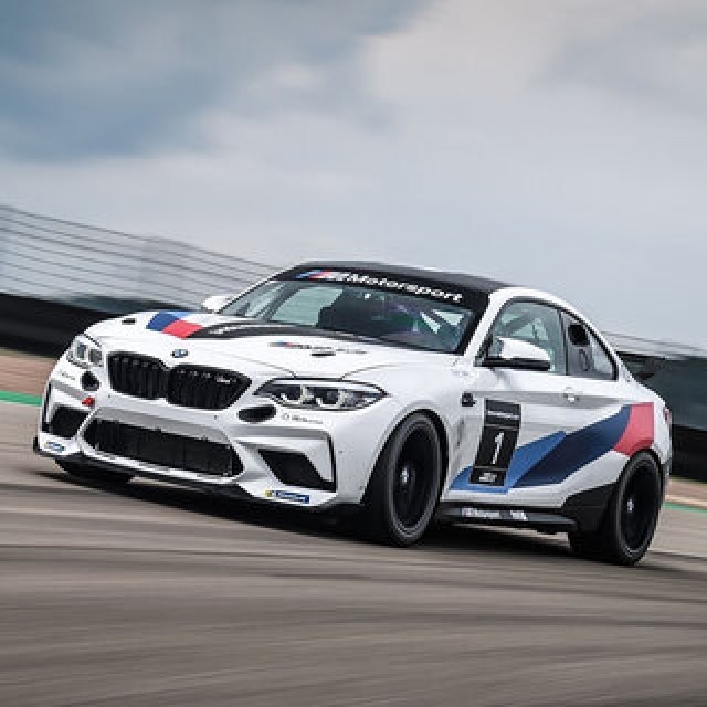 サーキットモデル「M2 CSレーシング」の専用レースがスタート｜BMW