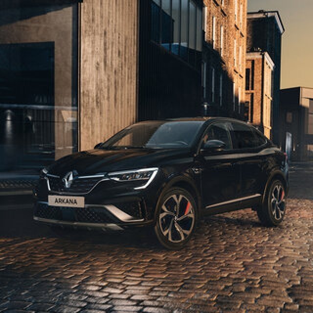 F1マシン由来のハイブリッドシステムを搭載したクーペSUVアルカナが日本上陸｜Renault