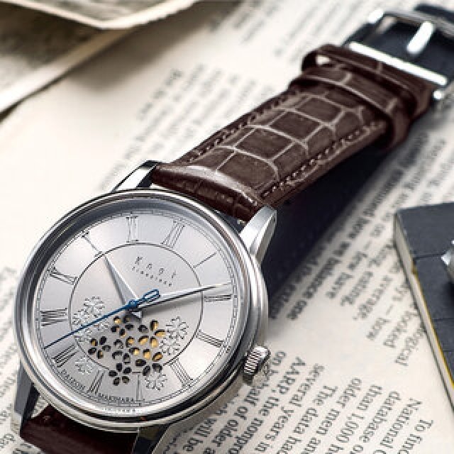 ひと目で分かる超個性。独立時計師・牧原大造氏が表現する桜モチーフの”和モダン”ウオッチ｜Knot