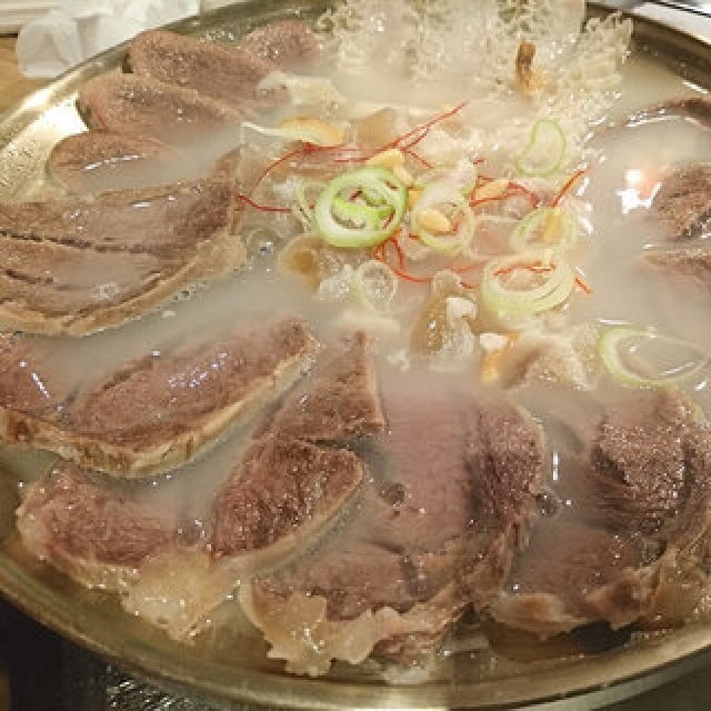 連載エッセイ|#ijichimanのぼやき「素材の個性を最大化する『韓国料理』」