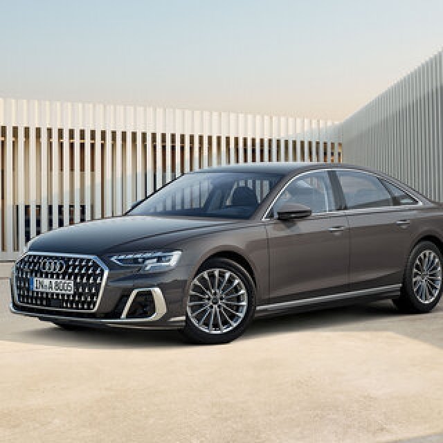 大幅なアップデートを果たしたアウディA8が登場|Audi