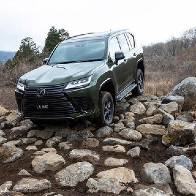劇的に進化した新型レクサスLX、その乗り味をリポート｜LEXUS