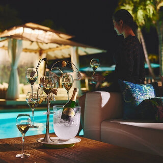  石垣の夜が変わる！　ナイトプール with ペリエ ジュエ｜ANA INTERCONTINENTAL ISHIGAKI RESORT