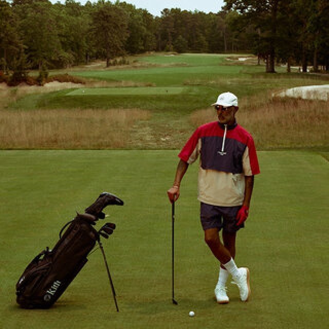 KithとTaylorMadeによるゴルフコレクションが登場。アパレルからゴルフクラブまで幅広いアイテムを展開｜Kith