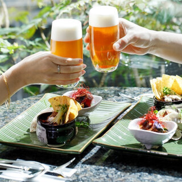 オリジナルビールのフリーフローをお得に楽しむ、パーク ハイアット 東京の夏の風物詩が2年ぶりに復活｜PARK HYATT TOKYO