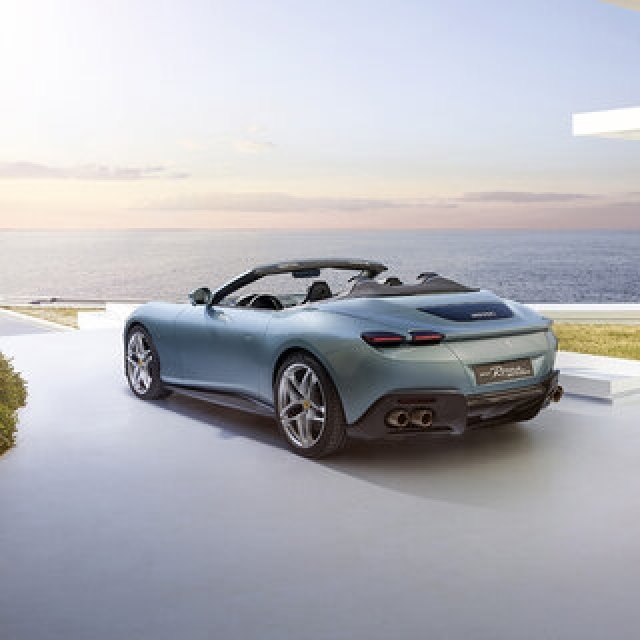 365GTS4以来のフロントエンジン ソフトトップモデル──フェラーリ ローマにスパイダーが登場｜Ferrari