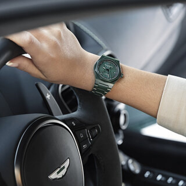 伝統的なグリーンを纏う「ロレアート グリーンセラミック アストンマーティン エディション」｜GIRARD-PERREGAUX