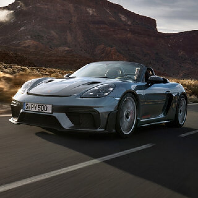 911GT3譲りの心臓を持つ初のミッドシップスパイダー「718スパイダーRS」がデビュー｜Porsche