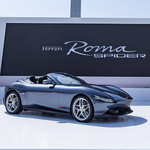 ローマ スパイダーが日本初上陸──再解釈したイタリアン・シックと最新テクノロジーの融合｜Ferrari