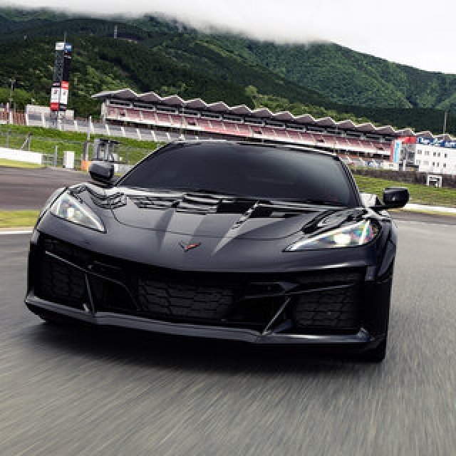 公道を走るレーシングマシン──コルベットの高性能スペシャルマシン「Z06」を日本初披露|Chevrolet