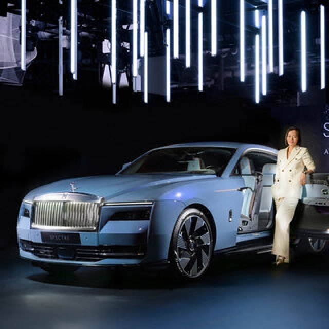 ロールス・ロイス初のBEV「スペクター」が日本上陸|ROLLS-ROYCE