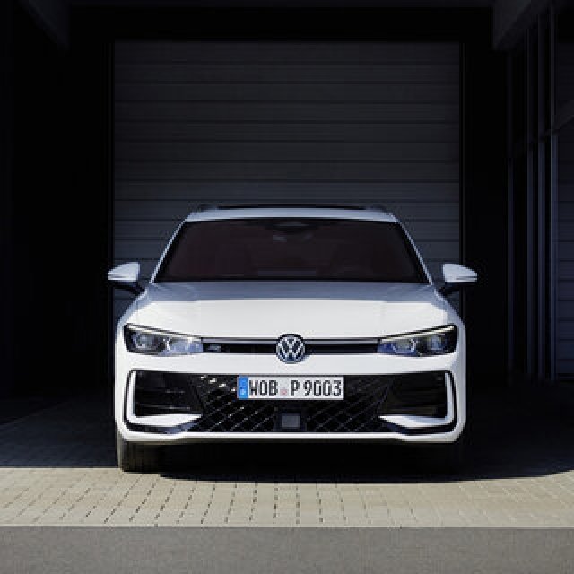 フォルクスワーゲンのビジネスクラス、新型「パサート ヴァリアント」がワールドプレミア|Volkswagen