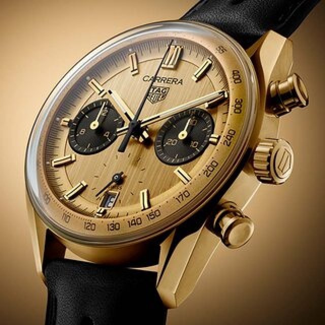 カレラ60周年の集大成を飾る、渾身のゴールドカラーモデルが登場｜TAG HEUER